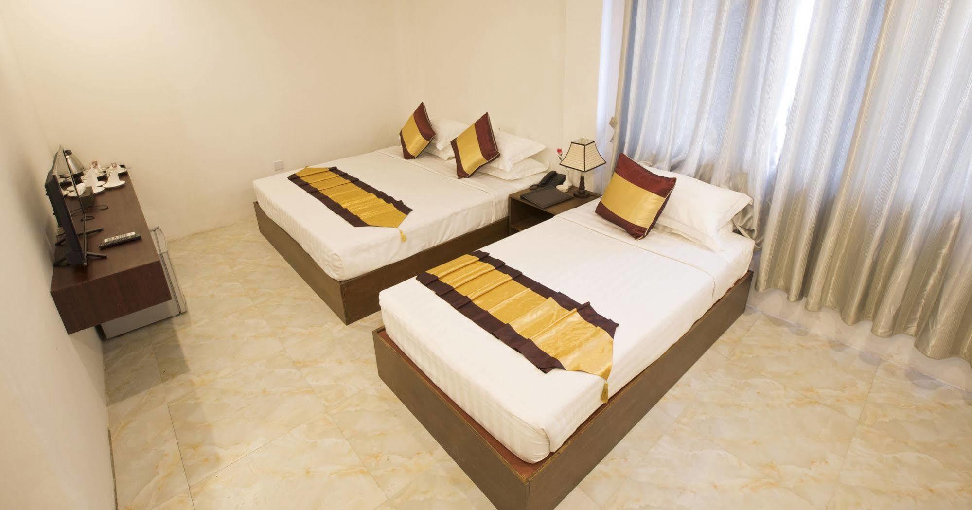 Hotel Sunny Mandalay Exteriör bild